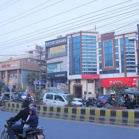 Hotel Panache Mathura Buitenkant foto