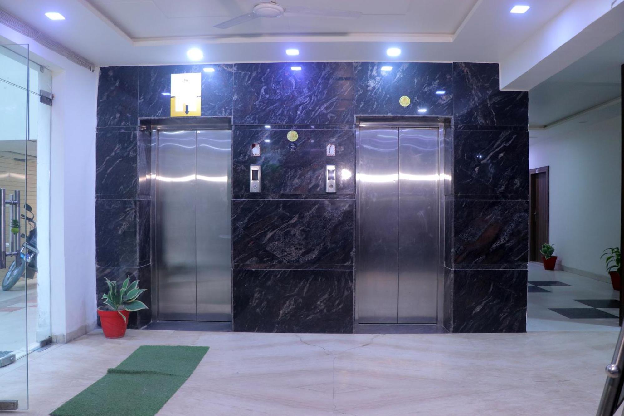 Hotel Panache Mathura Buitenkant foto
