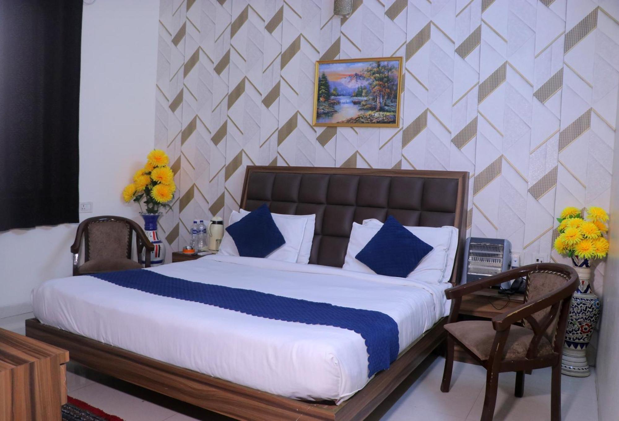 Hotel Panache Mathura Buitenkant foto