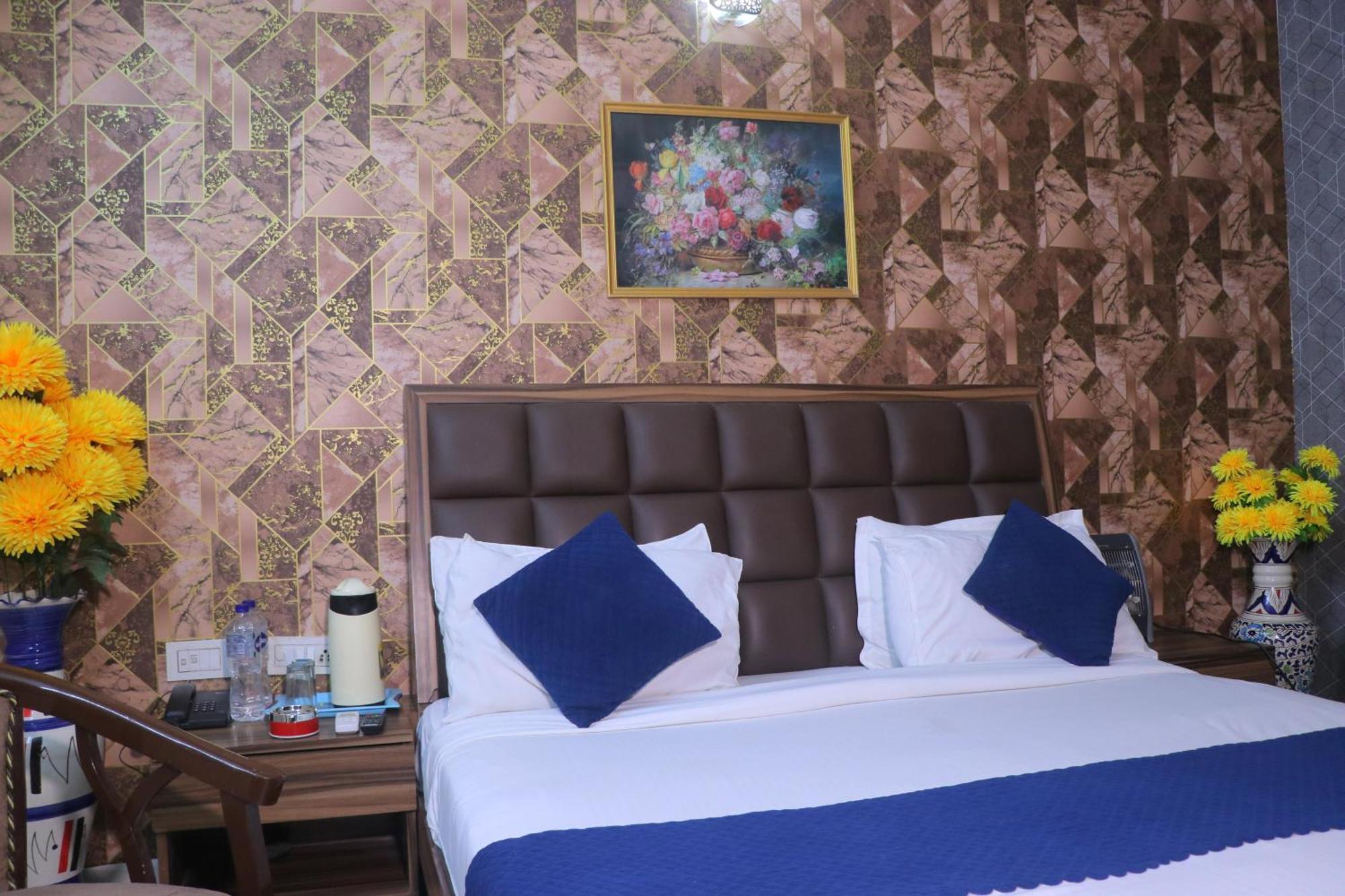 Hotel Panache Mathura Buitenkant foto