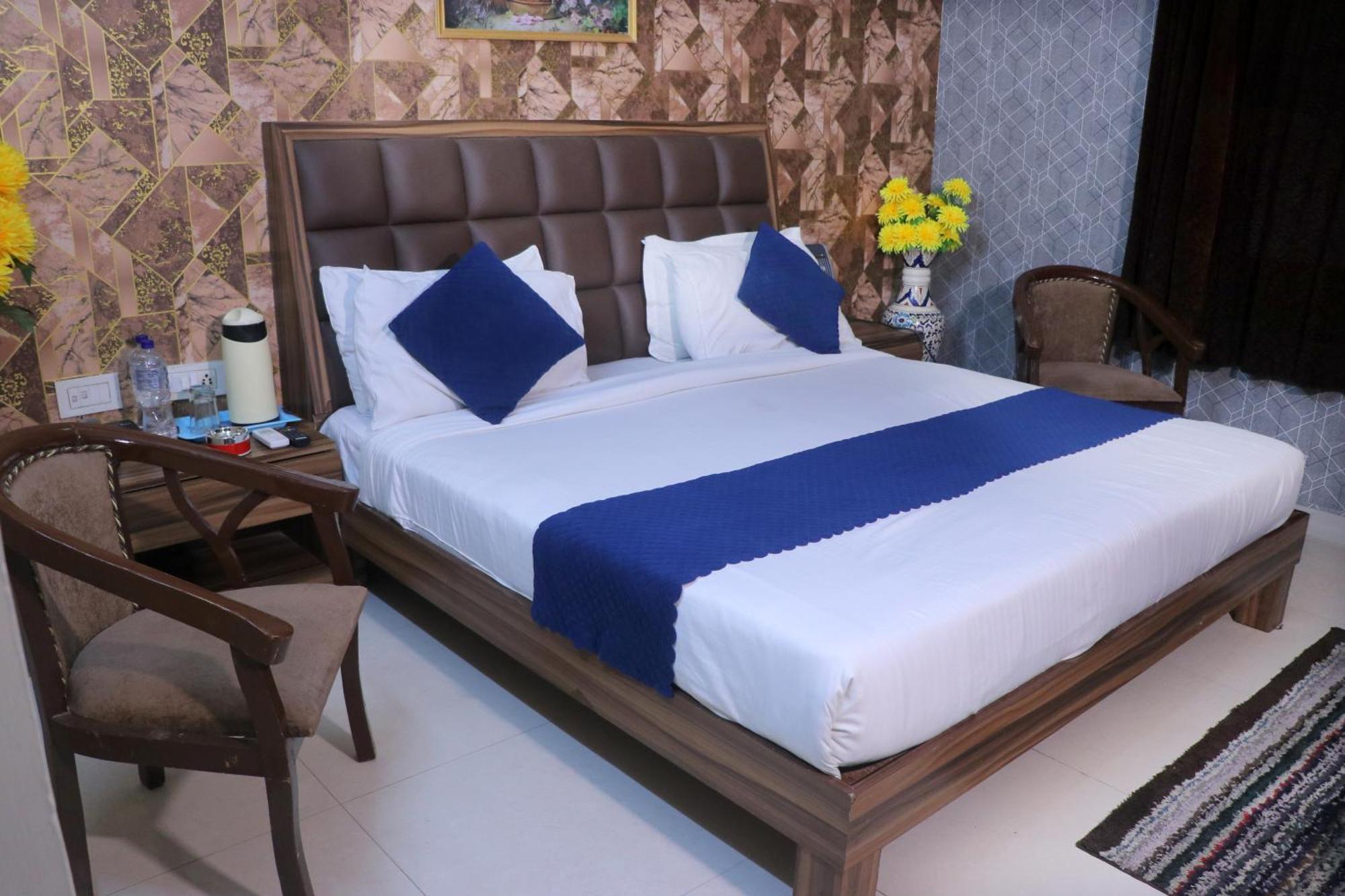 Hotel Panache Mathura Buitenkant foto