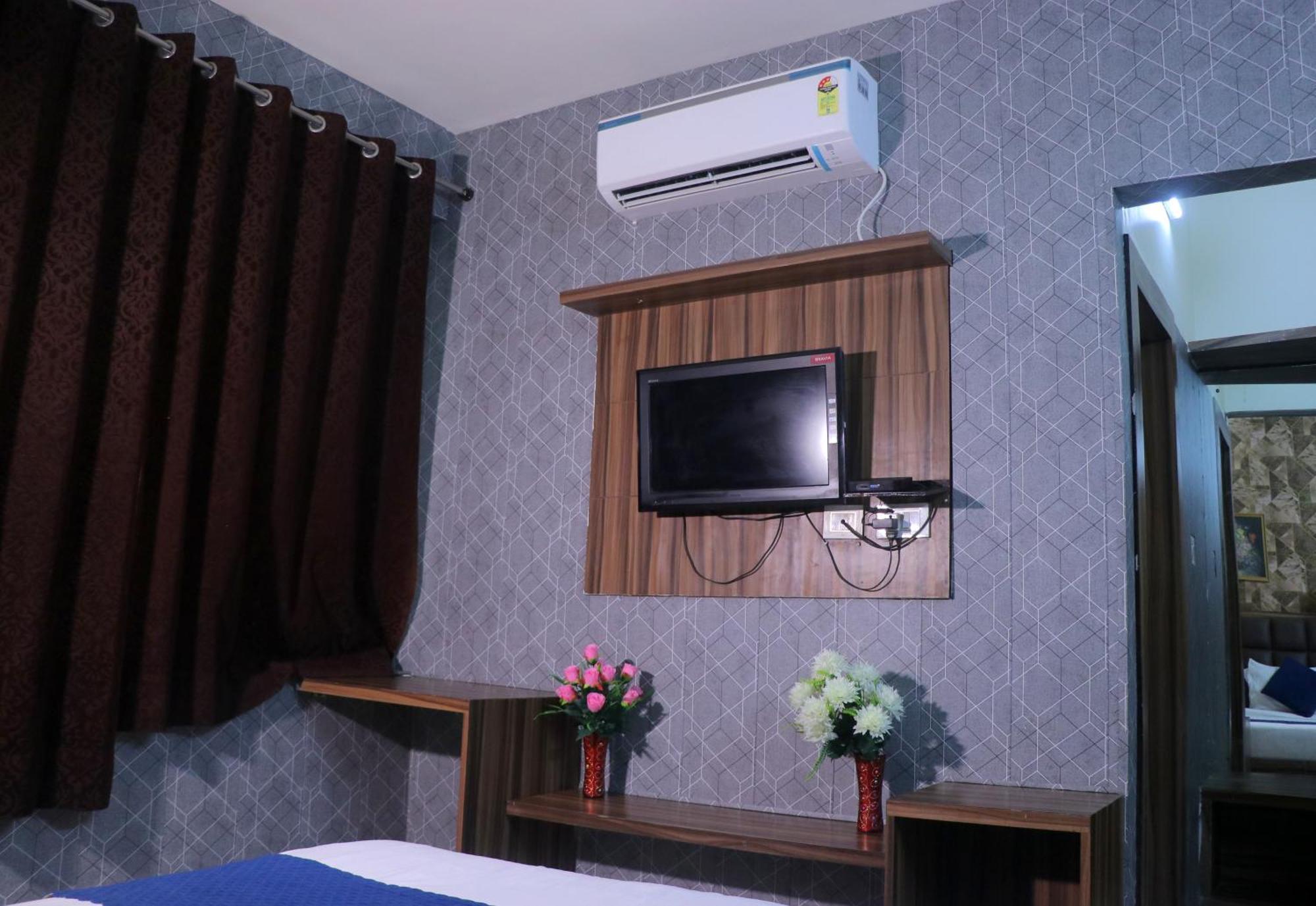 Hotel Panache Mathura Buitenkant foto