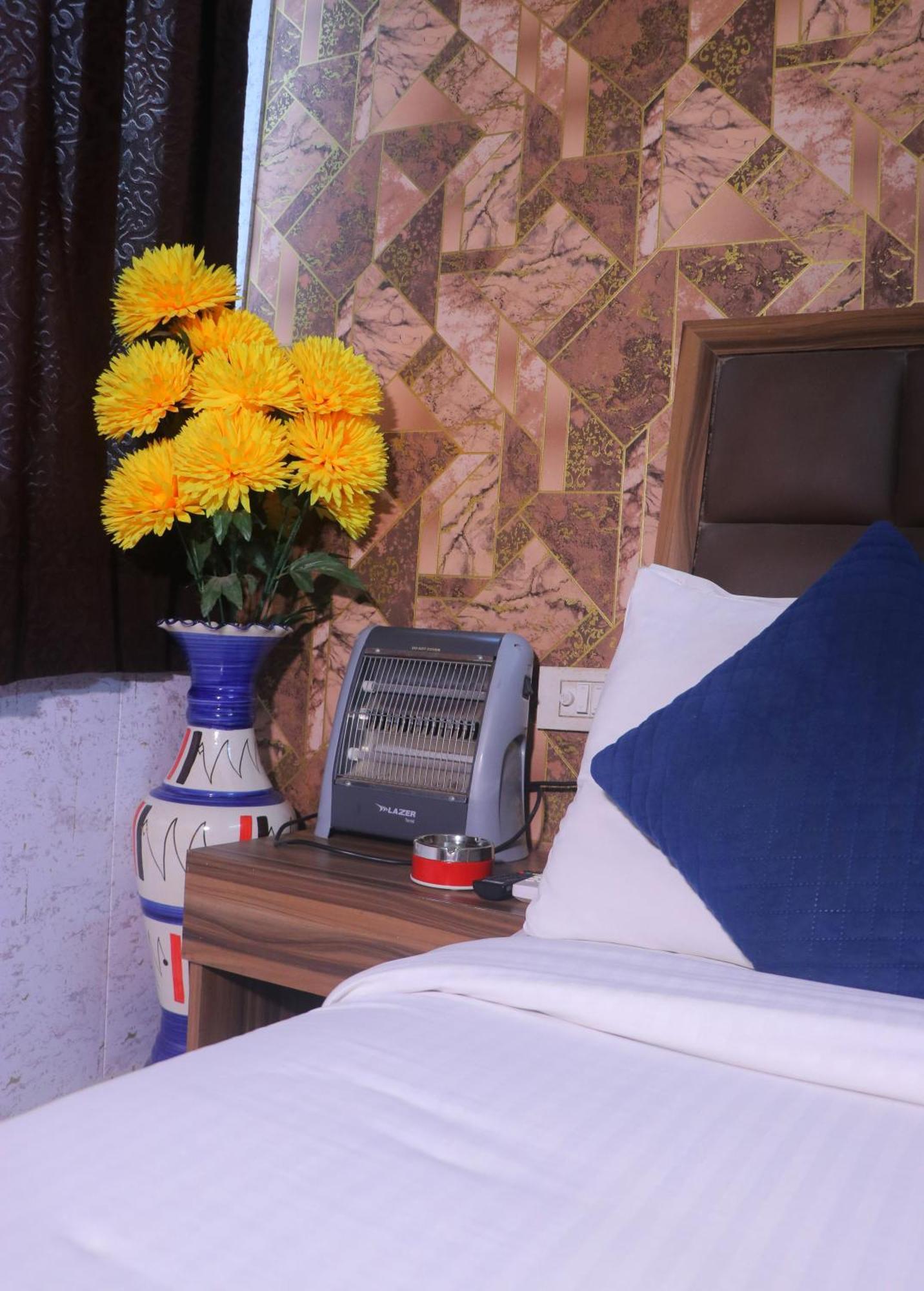 Hotel Panache Mathura Buitenkant foto