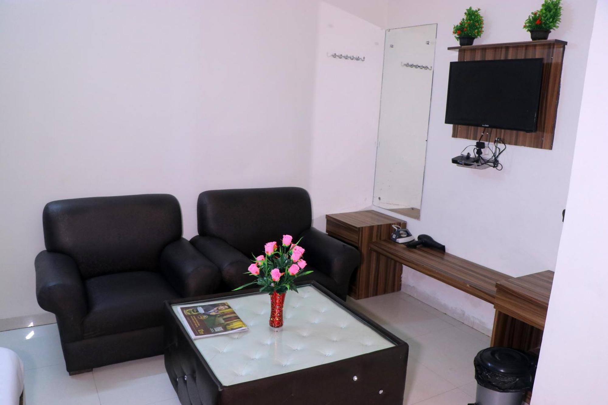 Hotel Panache Mathura Buitenkant foto